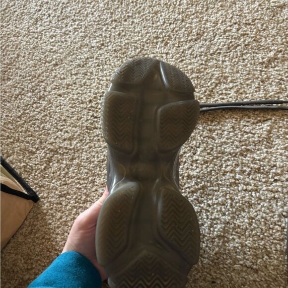 Shoes - Picture 9 of 13